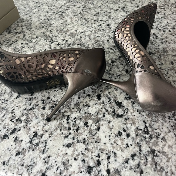 Burberry pumps - Picture 3 of 3